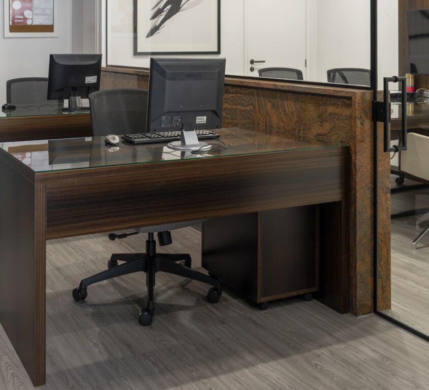 Oficinas Simetria Vertical – Paredes
